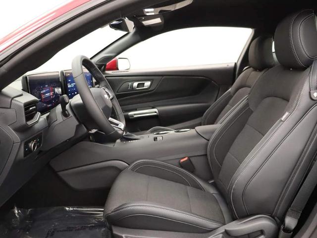 Photo of 2025 Molten Ford Mustang