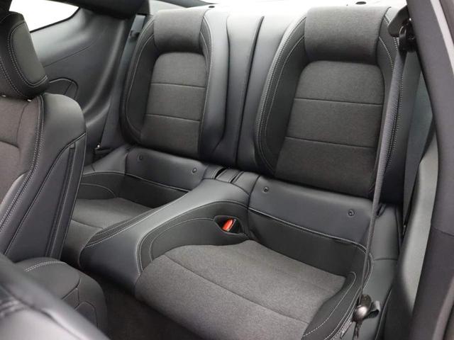 Photo of 2025 Molten Ford Mustang