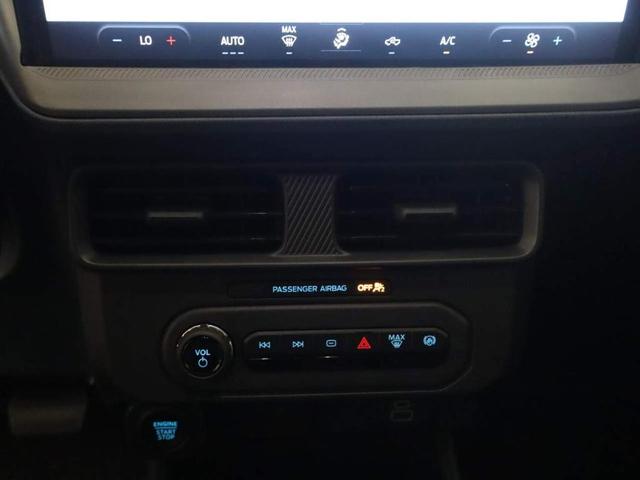 Photo of 2025 Shadow Black Ford Maverick