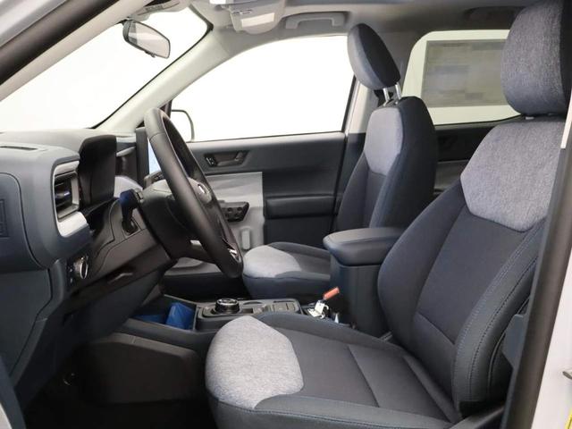 Photo of 2025 Space White Metallic Ford Maverick