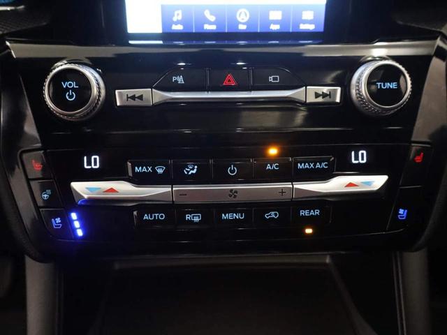 Photo of 2021 Infinite Blue Metallic Tinted Clearcoat Ford Explorer
