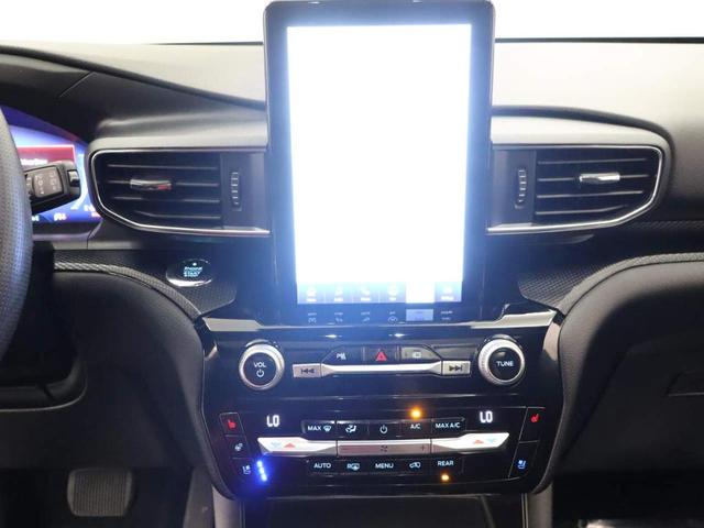 Photo of 2021 Infinite Blue Metallic Tinted Clearcoat Ford Explorer