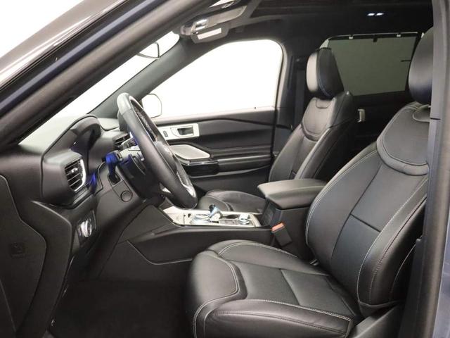 Photo of 2021 Infinite Blue Metallic Tinted Clearcoat Ford Explorer