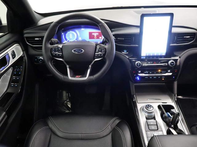 Photo of 2021 Infinite Blue Metallic Tinted Clearcoat Ford Explorer