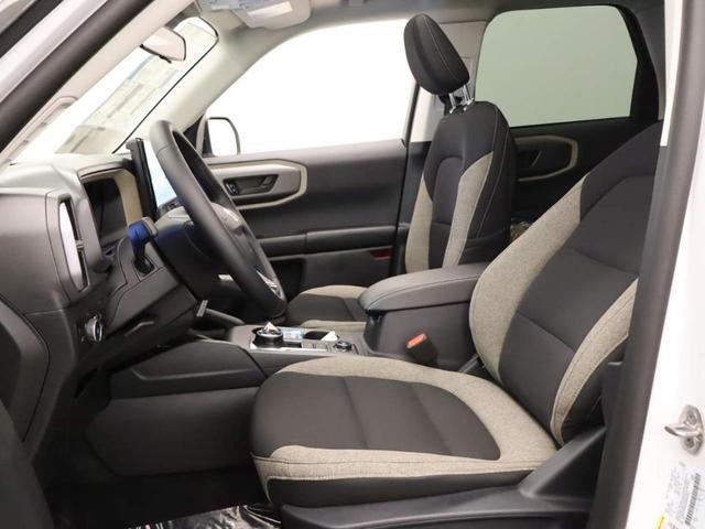 Photo of 2025 Oxford White Ford Bronco Sport
