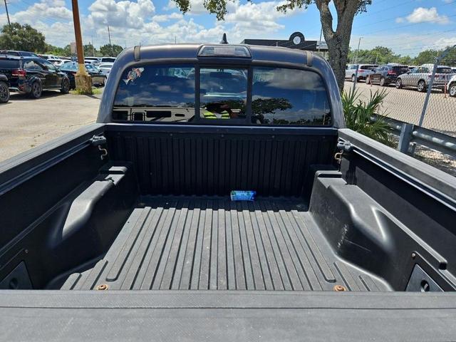 Photo of 2016 Magnetic Gray Metallic Toyota Tacoma