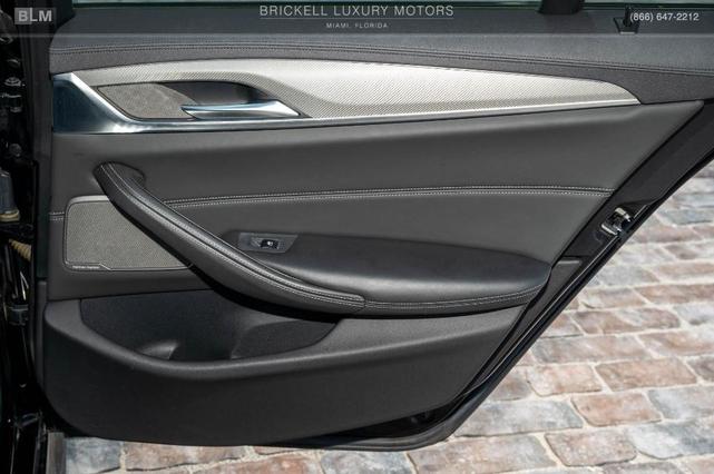 Photo of 2021 Black Sapphire Metallic BMW M5