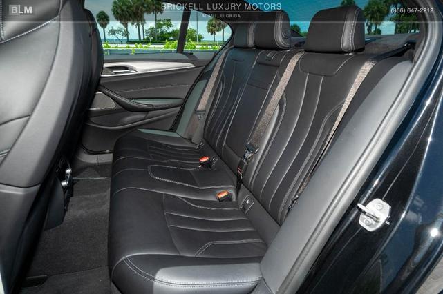 Photo of 2021 Black Sapphire Metallic BMW M5
