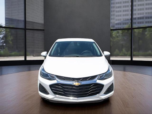 Photo of 2019 Summit White Chevrolet Cruze