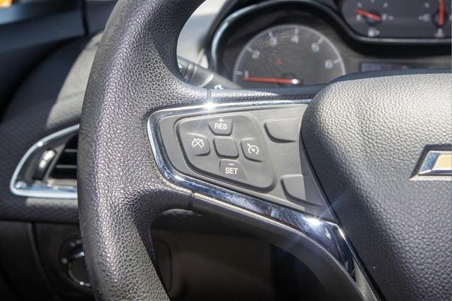 Photo of 2019 Summit White Chevrolet Cruze