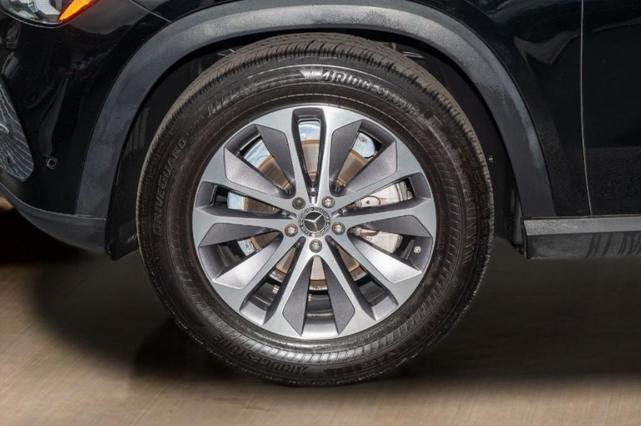 Photo of 2022 Black Mercedes-Benz GLE 350