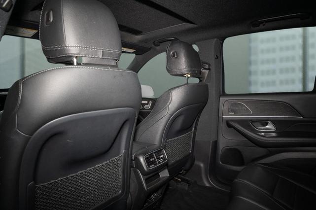 Photo of 2022 Black Mercedes-Benz GLE 350