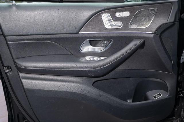 Photo of 2022 Black Mercedes-Benz GLE 350