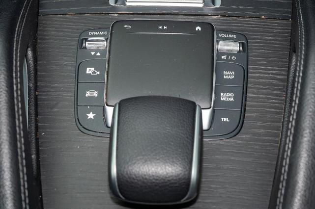 Photo of 2022 Black Mercedes-Benz GLE 350