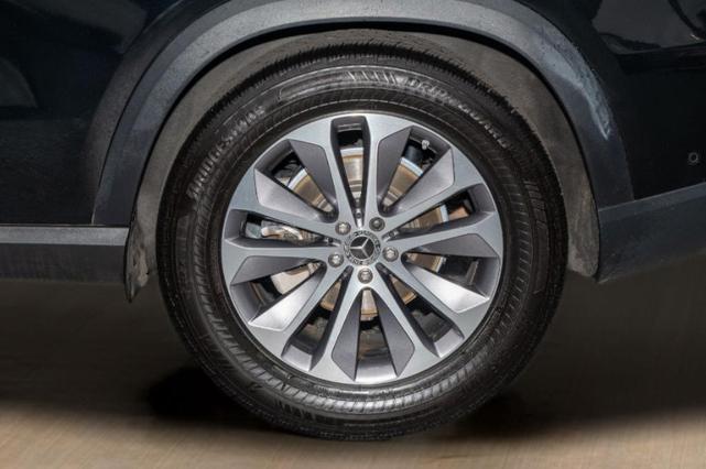Photo of 2022 Black Mercedes-Benz GLE 350