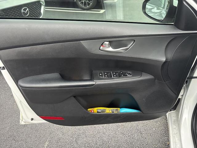 Photo of 2021 Snow White Pearl Kia Forte