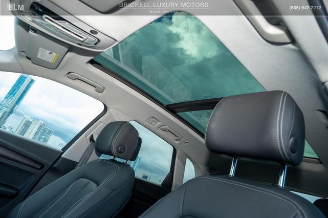 Photo of 2021 Ibis White Audi Q5