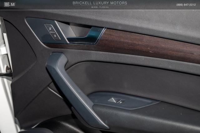 Photo of 2021 Ibis White Audi Q5