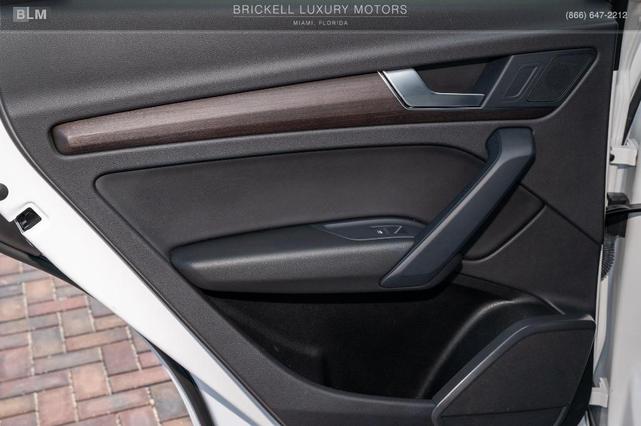 Photo of 2021 Ibis White Audi Q5