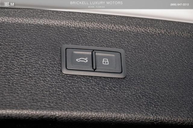 Photo of 2021 Ibis White Audi Q5