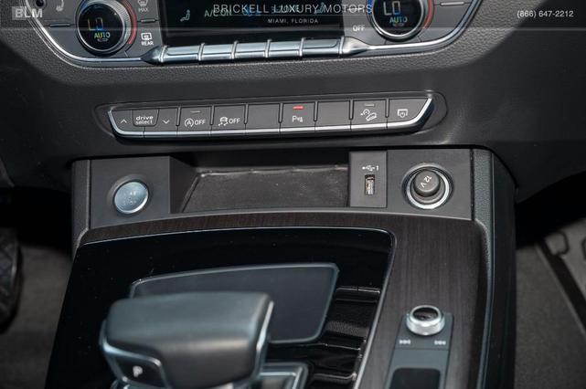 Photo of 2021 Ibis White Audi Q5