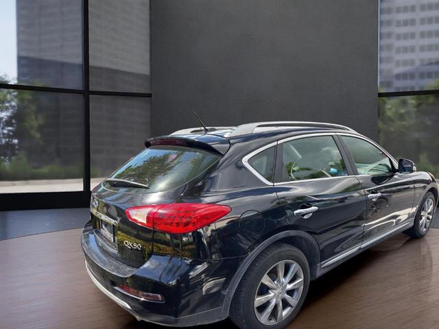 Photo of 2017 Black INFINITI QX50