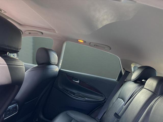 Photo of 2017 Black INFINITI QX50