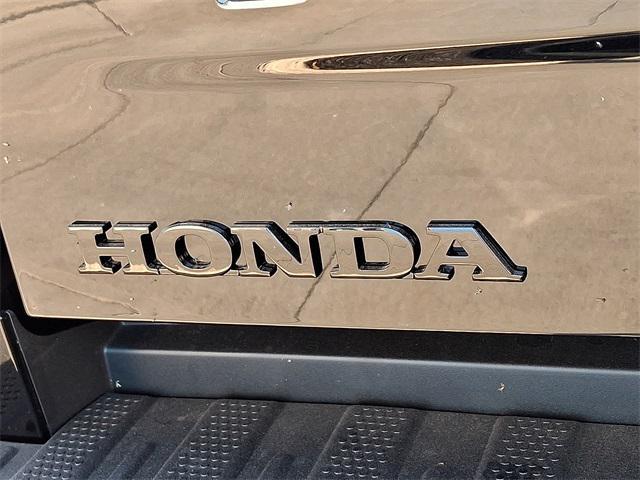 Photo of 2026 CRYSTAL_BLACK_PEAR Honda Ridgeline