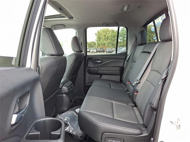 Photo of 2026 PLATINUM_WHITE_PEA Honda Ridgeline