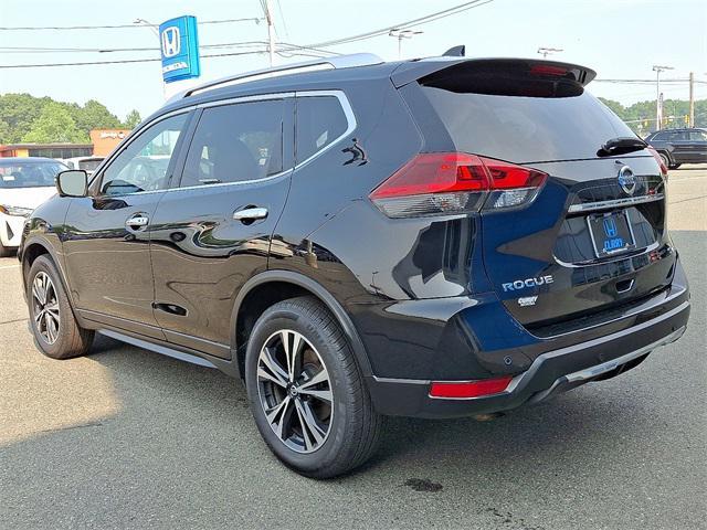 Photo of 2019 Magnetic Black Pearl Nissan Rogue