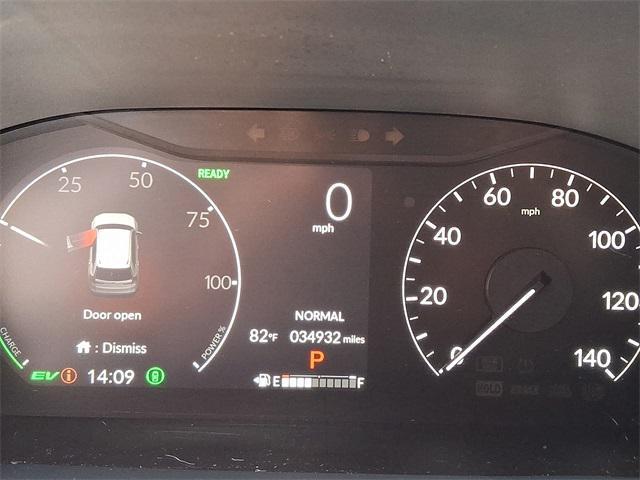 Photo of 2023 Platinum White Pearl Honda CR-V Hybrid