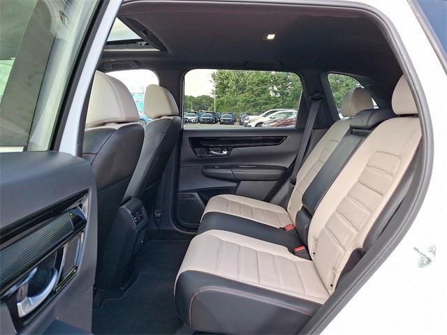 Photo of 2023 Platinum White Pearl Honda CR-V Hybrid