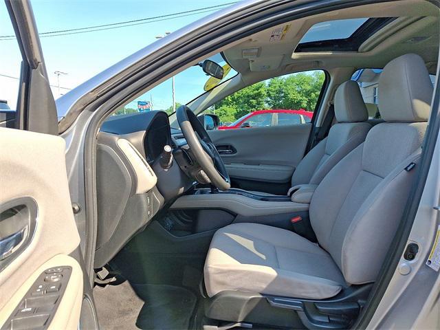 Photo of 2017 Lunar Silver Metallic Honda HR-V