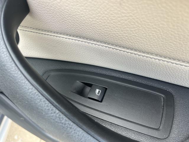 Photo of 2018 Alpine White BMW X1