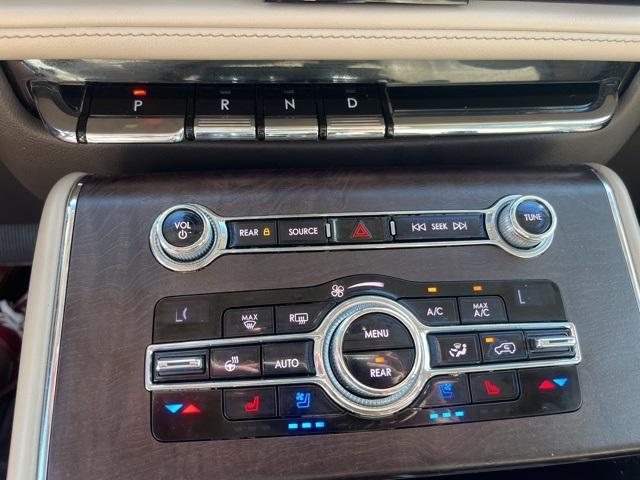Photo of 2020 White Lincoln Aviator