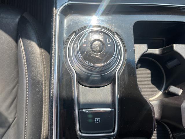 Photo of 2019 Agate Black Metallic Ford Edge