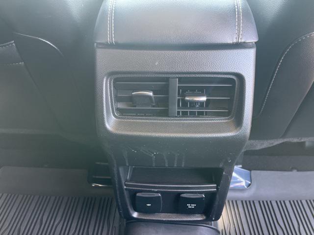 Photo of 2019 Agate Black Metallic Ford Edge