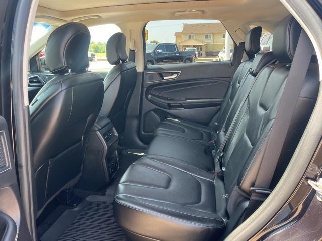 Photo of 2019 Agate Black Metallic Ford Edge