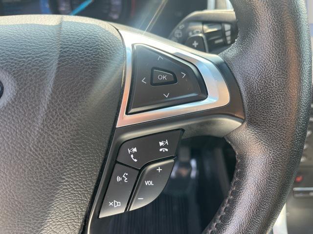 Photo of 2019 Agate Black Metallic Ford Edge