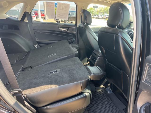 Photo of 2019 Agate Black Metallic Ford Edge