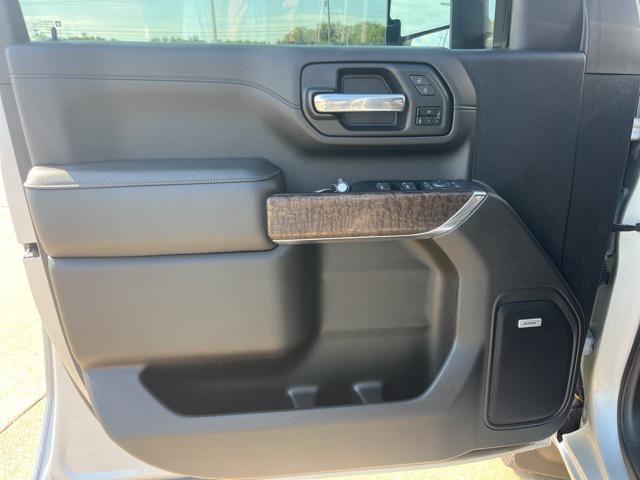 Photo of 2023 Quicksilver Metallic GMC Sierra 3500
