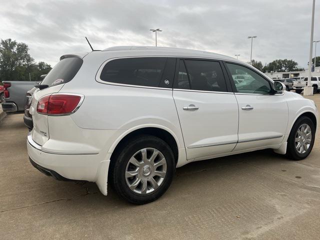 Photo of 2016 White Frost Tricoat Buick Enclave
