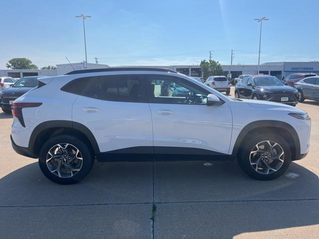 Photo of 2024 Summit White Chevrolet Trax