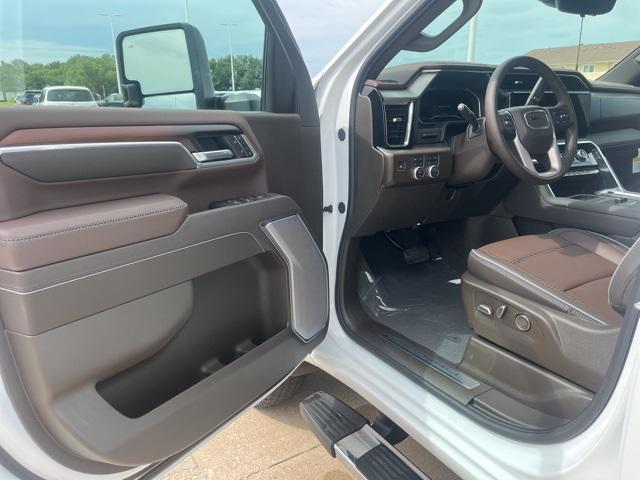 Photo of 2025 Summit White GMC Sierra 3500