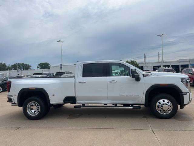 Photo of 2025 Summit White GMC Sierra 3500