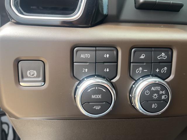 Photo of 2025 Summit White GMC Sierra 3500