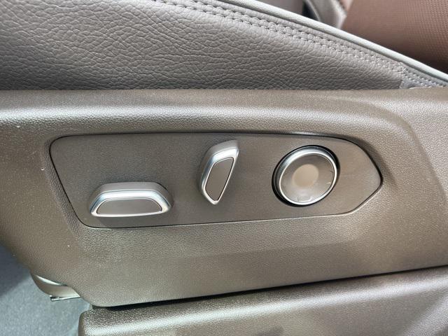 Photo of 2025 Summit White GMC Sierra 3500
