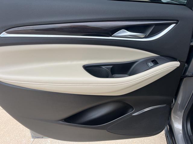 Photo of 2018 Pepperdust Metallic Buick Enclave
