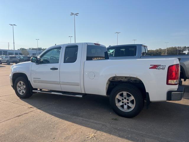 Photo of 2009 Summit White GMC Sierra 1500