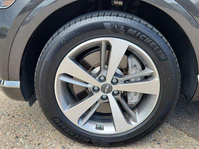 Photo of 2024 Makalu Gray Genesis GV80